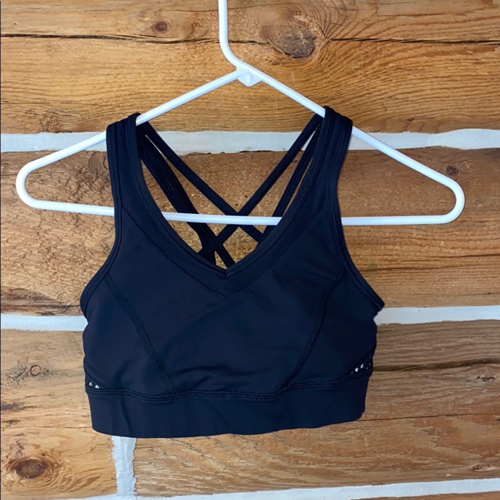 Black High intensity Lululemon sports bra size 4